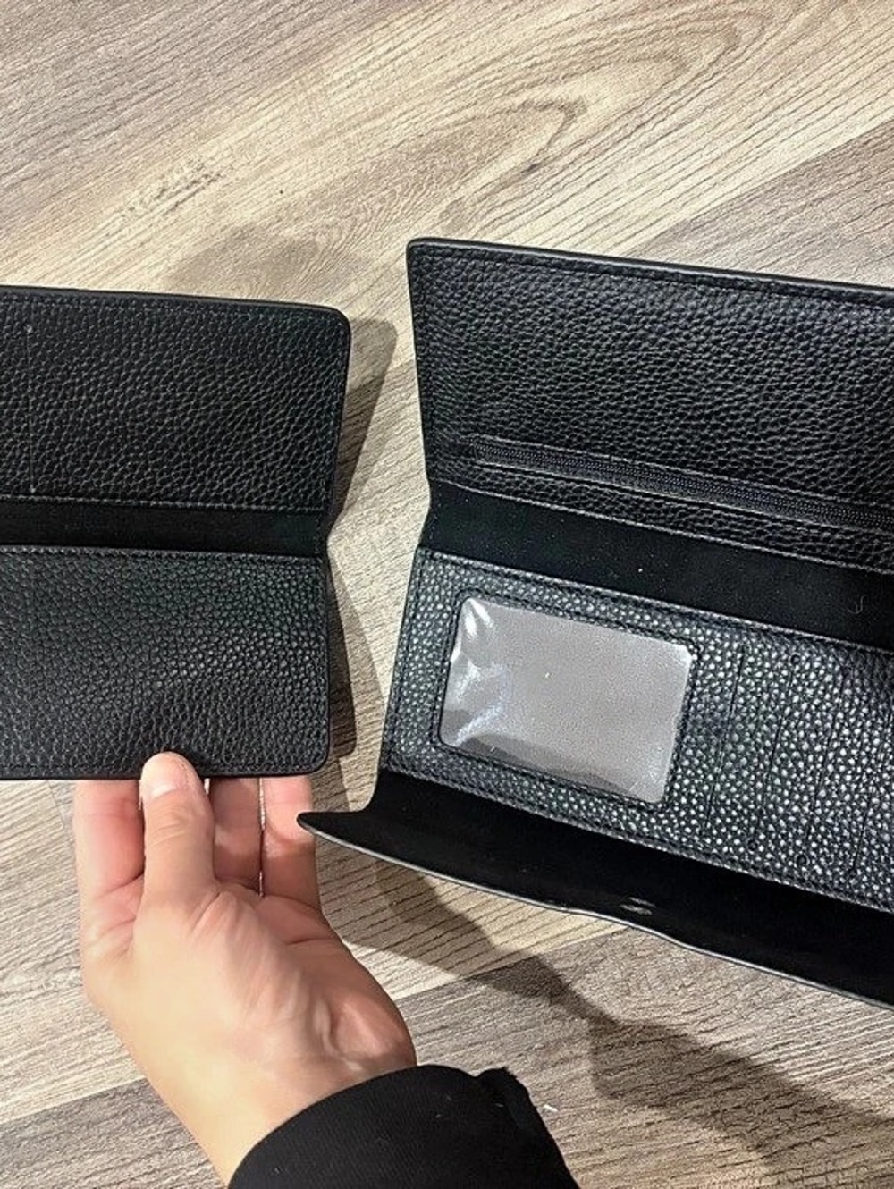 Black Wallet - Picture 4 of 9